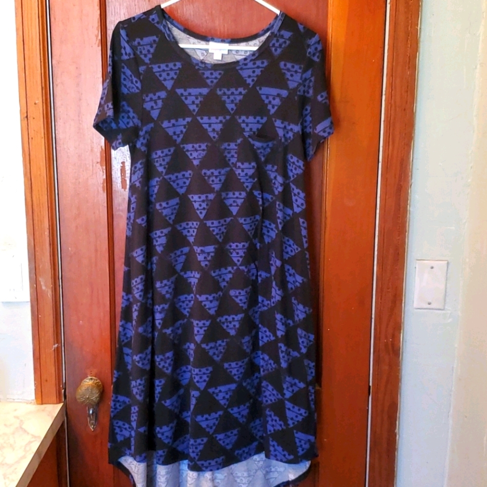 Asymmetrical tshirt dress with geometric print